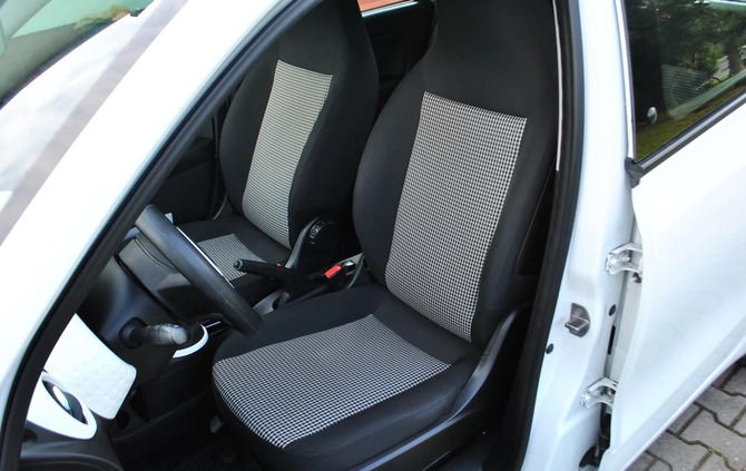 Renault Twingo cena 29555 przebieg: 43000, rok produkcji 2015 z Przedecz małe 781